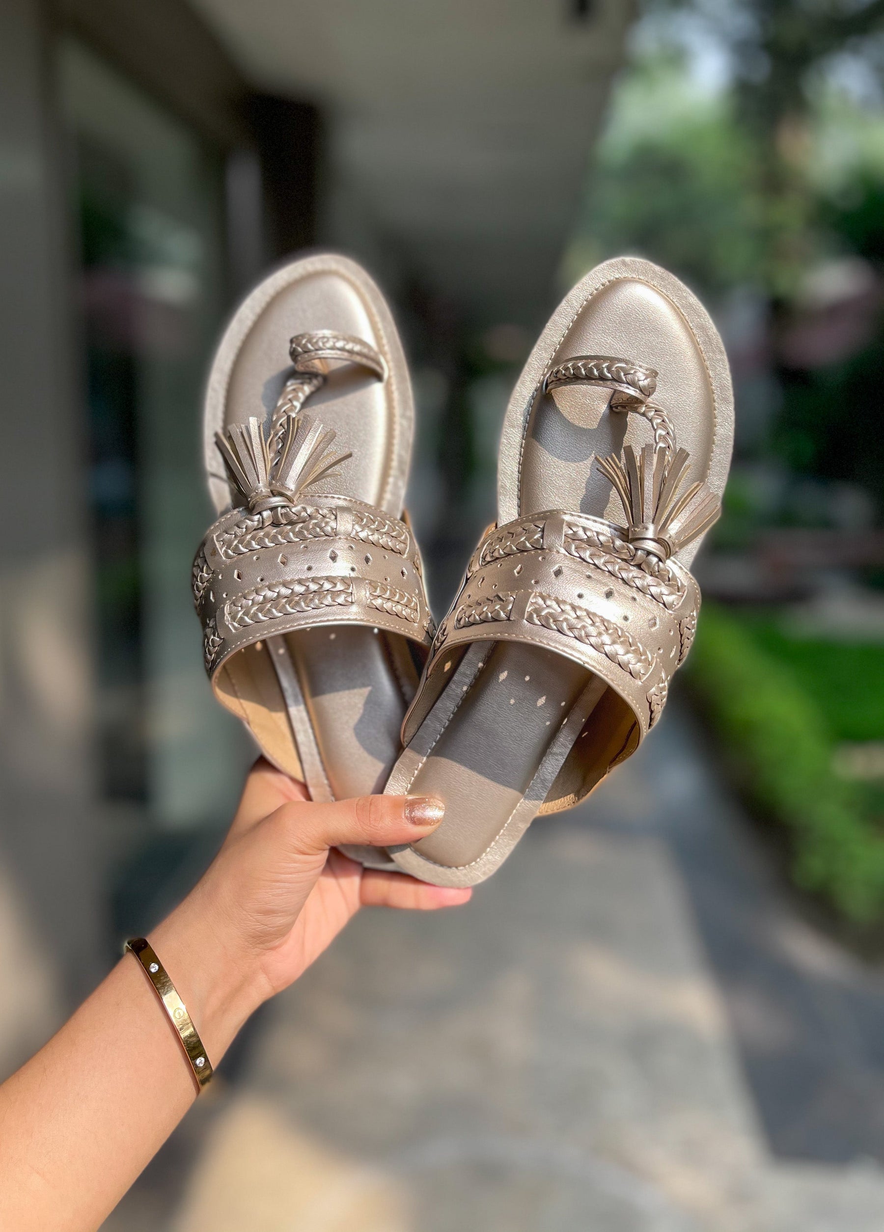 Metallic Kolhapuris