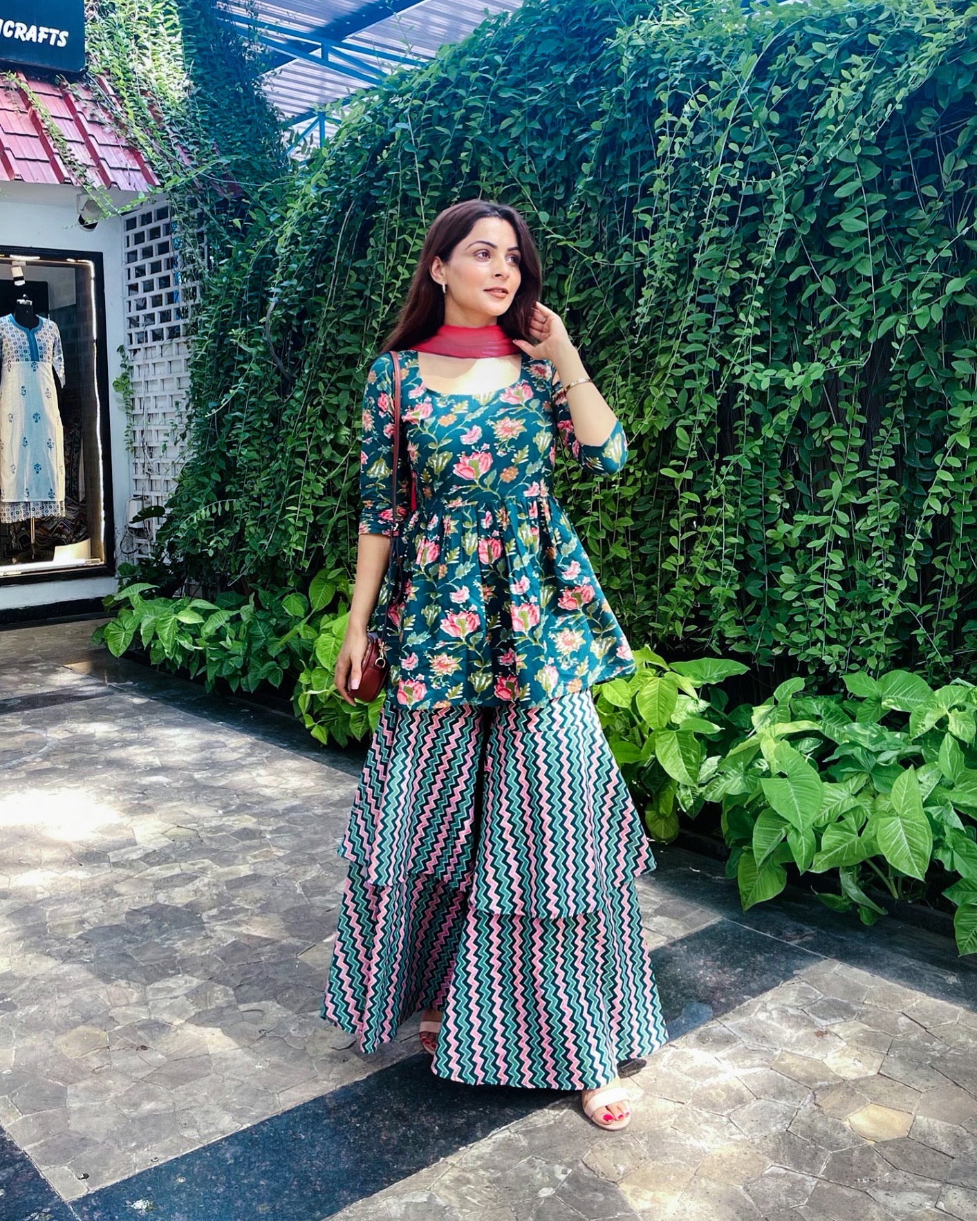 Floral Print Dupatta Suit Set